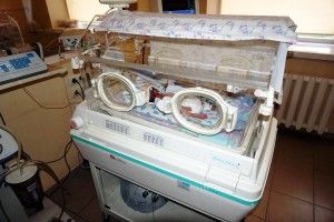 Медики Волині виходжують двох немовлят вагою менше кілограма