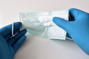 У ВООЗ закликали повернути масковий режим