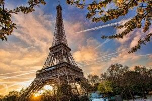 З 2 червня французам дозволять ходити в музеї, театри та на пляжі