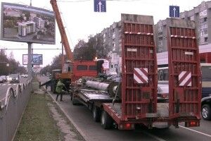 Луцьк очищають від зовнішньої реклами: демонтують 25 білбордів