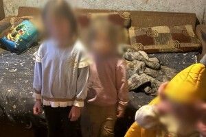 Немовля госпіталізували з тяжкими хворобами: на Львівщині судитимуть батьків 7 дітей 