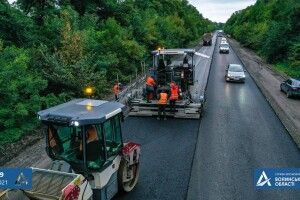 Завершується асфальтування дороги на межі Волині та Рівненщини (Фото з висоти пташиного польоту)