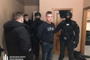 Волинський поліцейський-корупціонер шантажував вебкам-моделей (Фото, відео)