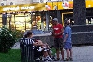 Волинським містом розгулював чоловік в футболці СРСР (Фото)