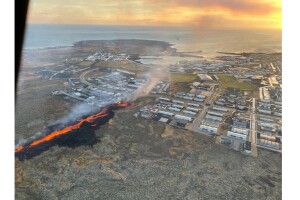 Лава із вулкану в Ісландії досягла людських осель