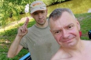 Відомі луцькі куми–мандрівники гайнули у сплав Стиром від Луцька до Колок (Фото)
