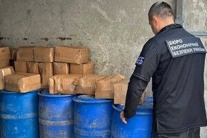 У Луцьку в гаражі виявили склад із фальсифікованим спиртом