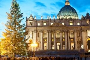 Цього року Різдвяна літургія під проводом Папи Римського завершиться до комендантської години (Відео)