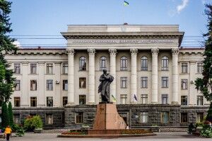 В ТОП-100 кращих вишів України є один волинський