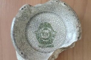 Фрагмент із минулого: у Ковелі знайшли уламок фаянсового посуду міжвоєнної Польщі