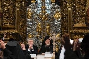 Порошенко у пʼяту річницю Обʼєднавчого Собору: Верховна Рада нарешті має заборонити московську церкву в Україні