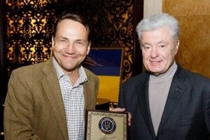 Порошенко на зустрічі із Сікорським: єднаймо зусилля, щоб ця війна не стала вічною