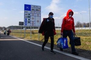 Українцям спростили процедуру працевлаштування в Польщі