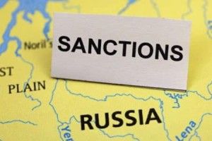 За добу обвалився рубль і російські олігархи втратили понад 12 мільярдів доларів