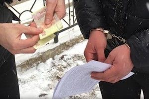 Затримали дільничного за збут наркотиків (Відео)