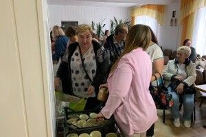 У Луцьку видають продукти малозахищеним категоріям населення (Фото)