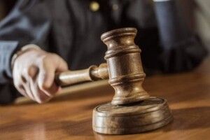 Спіймали на хабарі: голова Верховного Суду отримував гроші за рішення на користь олігарха Жеваго – ЗМІ