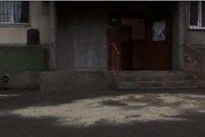 Самогубець вистрибнув із вікна і забрав життя чужої дитини