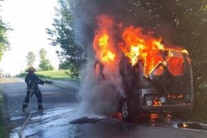 У Луцькому районі через несправність електричної системи загорівся автомобіль