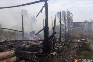 У Зачернеччі згорів оборіг з сіном і гараж