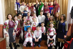 На сільському святі навіть голова взяв до рук гітару – вперше за останні 25 років! 