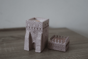 Мерія Луцька замовила унікальні аромасвічки у місцевої майстрині