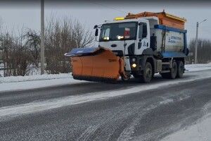 На дорогах Волині працює спецтехніка (Відео)