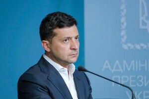 Поки новий Гітлер продовжує обстрілювати житлові райони Києва, потужні держави світу спостерігають (Відеозвернення Президента) 