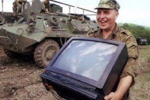 «Они такие путешественники: были в Китае, в Италии, в Париже», – росіянин хизується брату, що накрав магнітів з холодильників (Аудіо)