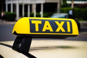 У Луцьку в комендантську годину спіймали водія, який таксував без ліцензії  