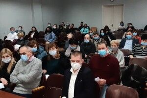 У місті на Волині відбулася перша сесія: меру та депутатам вручили посвідчення