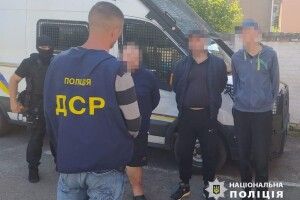 Катували людей під час прямих трансляцій в інтернеті: зловмисників затримали