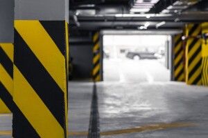 У Рівному рієлторка «заробила» на парковці майже 200 тисяч гривень