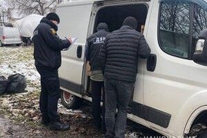 На Рівненщині два дні попіль ловили продавця, що торгував «із багажника» (Фото)