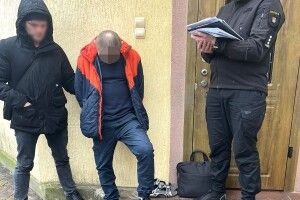 У Здолбунові поліцейські затримали наркозбувача