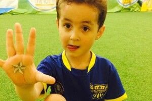 Здійснилася мрія для восьмирічного Сашка Цимбала, який вивів на футбольне поле Роналду