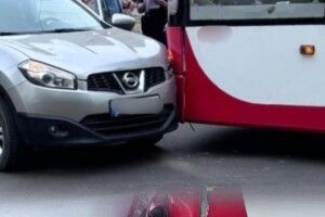 Не надав перевагу в русі: в Луцьку сталася ДТП за участю тролейбуса
