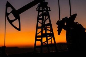 Сьогодні набуває чинності ембарго ЄС на експорт російської нафти морем і стеля цін на неї