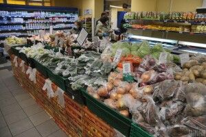 За кордоном українська олія вдвічі дешевша: скільки коштують продукти в Польщі та Чехії (Фото)