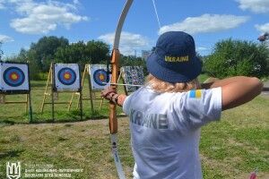 Сьогодні у Луцьку всі охочі можуть постріляти з лука, потанцювати, подивитися показ мод і кіно