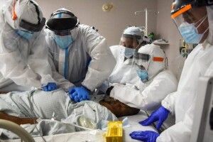 Серед літа Європу накриває новою хвилею коронавірусу
