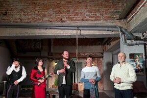 Сцена під землею – правда нагорі: «Емігранти» про війну і людину