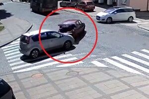 У Луцьку «Ніссан» вдарив «Запорожця» (Відео)