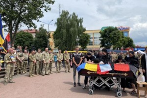 Непоправна втрата: на Рівненщині попрощалися із загиблим Воїном 