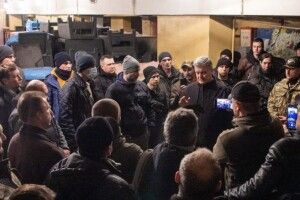 Порошенко зустрівся з бійцями батальйону тероборони, створеного активістами «Євросолідарності» 