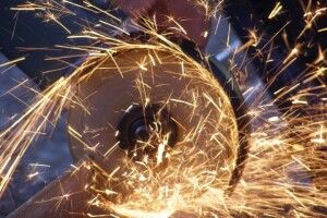 На Волині юнак з допомогою «болгарки» «почистив» сейф родички 