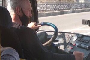 У Рівному водій закрив двері перед носом літньої жінки