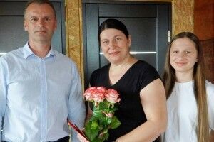 У громаді на Волині мама 5 дітей отримала почесне звання «Мати-героїня»