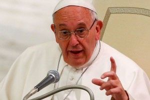 Папа знайшов символ брехливої журналістики — біблійного змія–спокусника