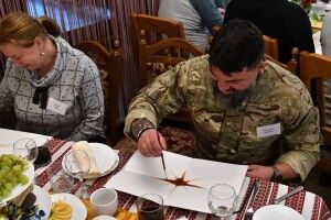 На Волині започаткували традицію «Кава з ветераном» – простір вдячності та творчості